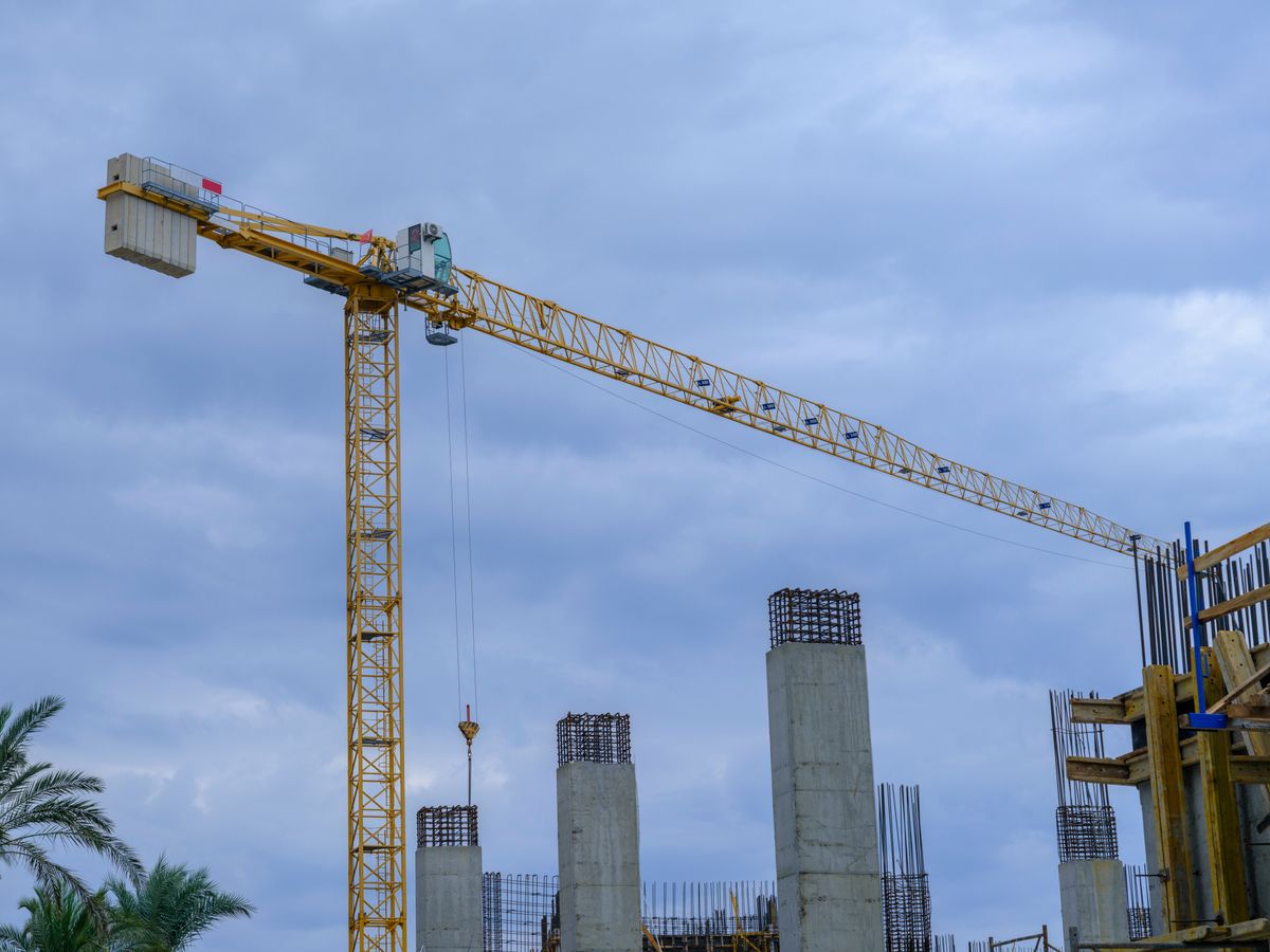 Construcții și industrie grea